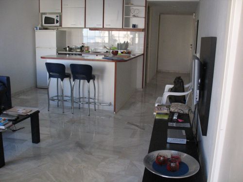kitchenandhall2small (26K)